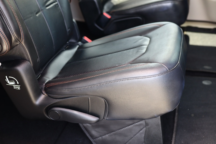 Used Chrysler Pacifica Touring L FWD 2018 | Hillside Auto Mall Inc.. Jamaica, New York Used Chrysler Pacifica Touring L FWD 2018 | Hillside Auto Mall Inc.. Jamaica, New York