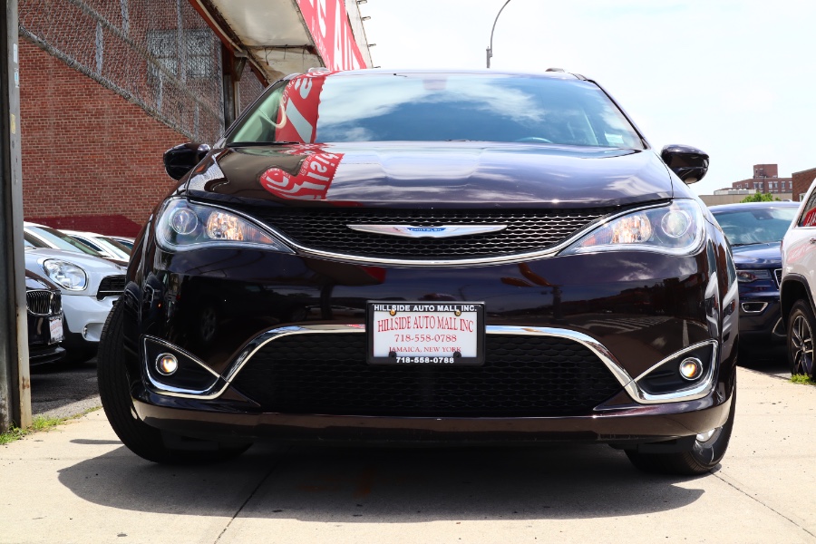 Used Chrysler Pacifica Touring L FWD 2018 | Hillside Auto Mall Inc.. Jamaica, New York Used Chrysler Pacifica Touring L FWD 2018 | Hillside Auto Mall Inc.. Jamaica, New York