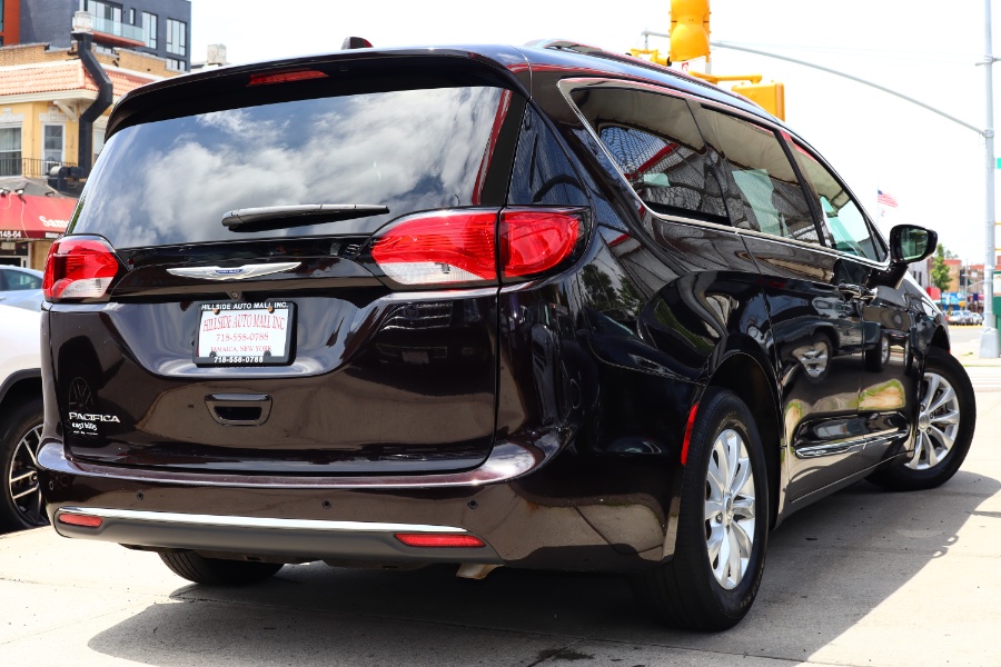 Used Chrysler Pacifica Touring L FWD 2018 | Hillside Auto Mall Inc.. Jamaica, New York Used Chrysler Pacifica Touring L FWD 2018 | Hillside Auto Mall Inc.. Jamaica, New York