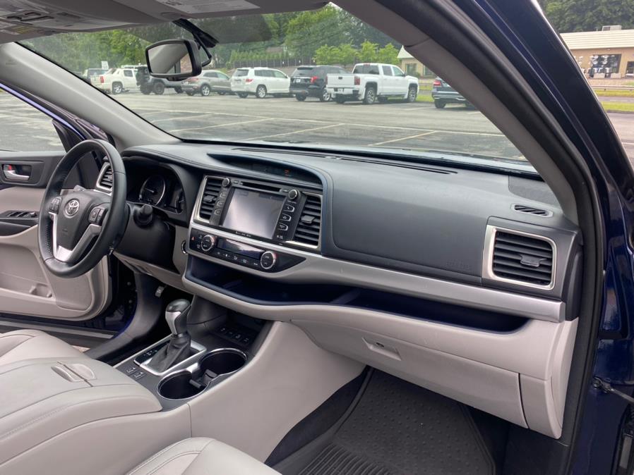 Used Toyota Highlander AWD 4dr V6 XLE (Natl) 2016 | Tru Auto Mall. Berlin, Connecticut Used Toyota Highlander AWD 4dr V6 XLE (Natl) 2016 | Tru Auto Mall. Berlin, Connecticut