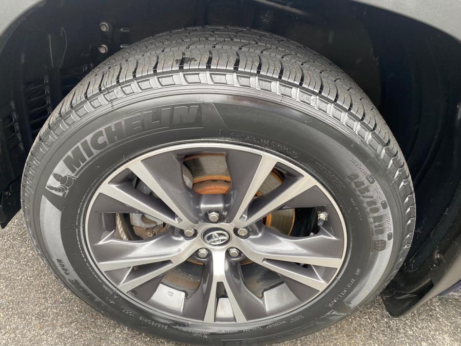 Used Toyota Highlander AWD 4dr V6 XLE (Natl) 2016 | Tru Auto Mall. Berlin, Connecticut Used Toyota Highlander AWD 4dr V6 XLE (Natl) 2016 | Tru Auto Mall. Berlin, Connecticut