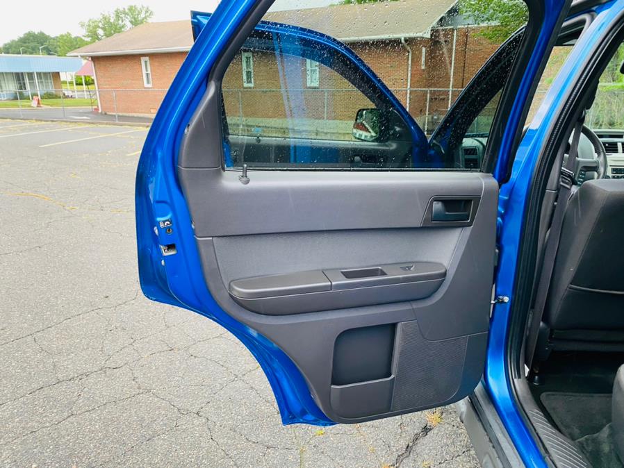 Used Ford Escape 4WD 4dr XLT 2012 | Supreme Automotive. New Britain, Connecticut Used Ford Escape 4WD 4dr XLT 2012 | Supreme Automotive. New Britain, Connecticut