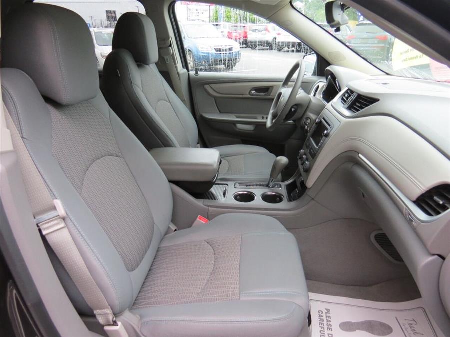 Used Chevrolet Traverse LS AWD 4dr SUV 2017 | Lake City Exports Inc. Auburn, Maine Used Chevrolet Traverse LS AWD 4dr SUV 2017 | Lake City Exports Inc. Auburn, Maine