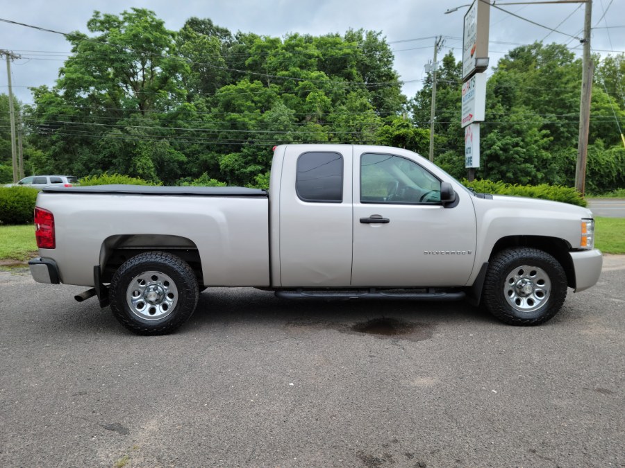 Used Chevrolet Silverado 1500 4WD Ext Cab 143.5" LT w/1LT 2007 | Toro Auto. East Windsor, Connecticut Used Chevrolet Silverado 1500 4WD Ext Cab 143.5" LT w/1LT 2007 | Toro Auto. East Windsor, Connecticut