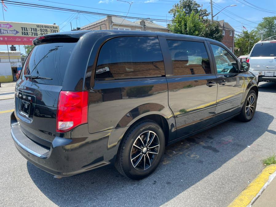 2017 Dodge Grand Caravan SE Plus Wagon, available for sale in Brooklyn, NY