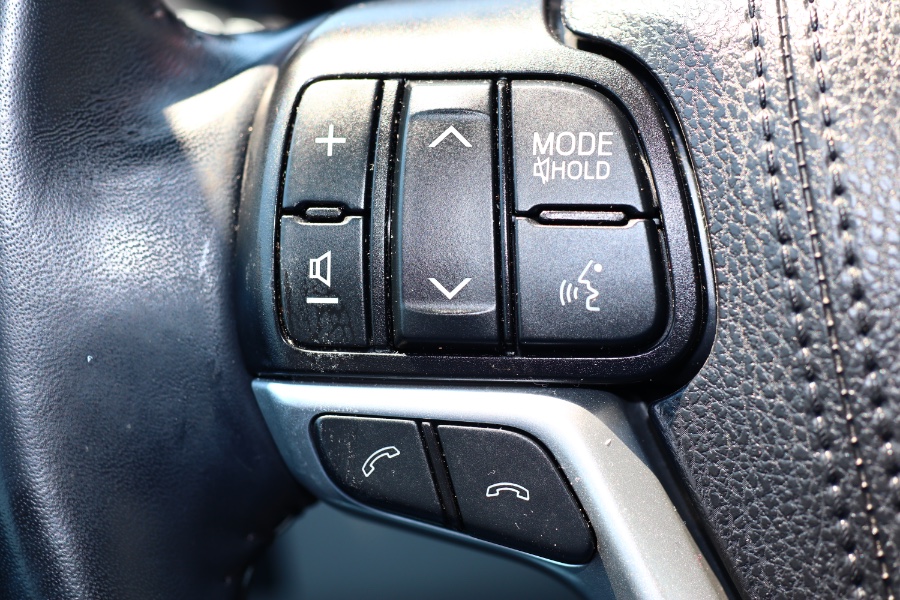 Used Toyota Highlander XLE V6 AWD (Natl) 2019 | Hillside Auto Mall Inc.. Jamaica, New York Used Toyota Highlander XLE V6 AWD (Natl) 2019 | Hillside Auto Mall Inc.. Jamaica, New York