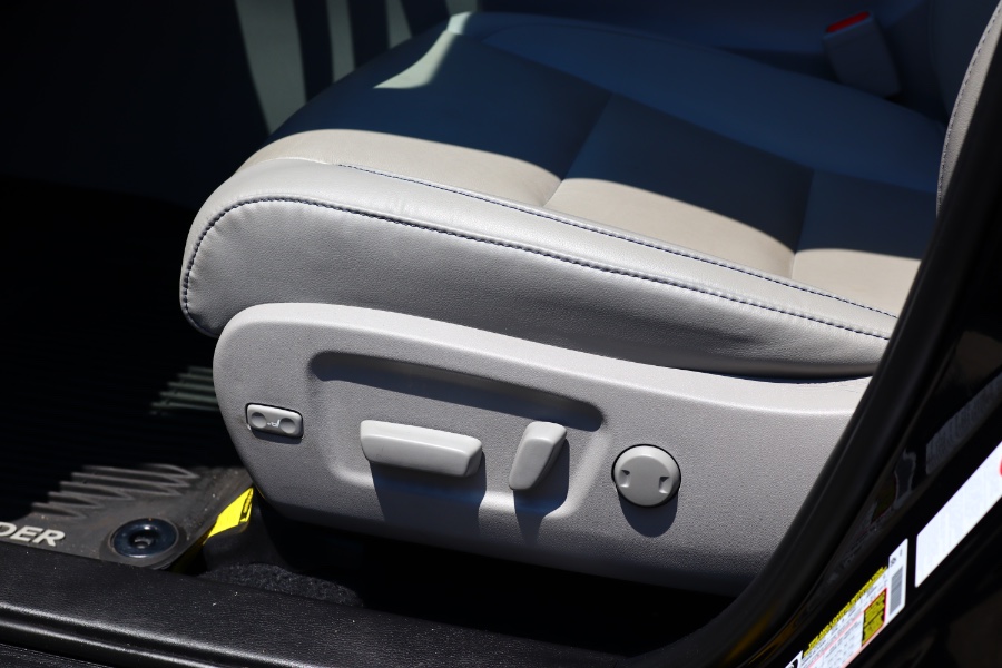 Used Toyota Highlander XLE V6 AWD (Natl) 2019 | Hillside Auto Mall Inc.. Jamaica, New York Used Toyota Highlander XLE V6 AWD (Natl) 2019 | Hillside Auto Mall Inc.. Jamaica, New York