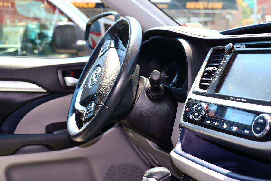 Used Toyota Highlander XLE V6 AWD (Natl) 2019 | Hillside Auto Mall Inc.. Jamaica, New York Used Toyota Highlander XLE V6 AWD (Natl) 2019 | Hillside Auto Mall Inc.. Jamaica, New York