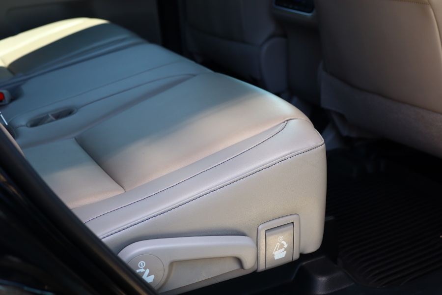 Used Toyota Highlander XLE V6 AWD (Natl) 2019 | Hillside Auto Mall Inc.. Jamaica, New York Used Toyota Highlander XLE V6 AWD (Natl) 2019 | Hillside Auto Mall Inc.. Jamaica, New York