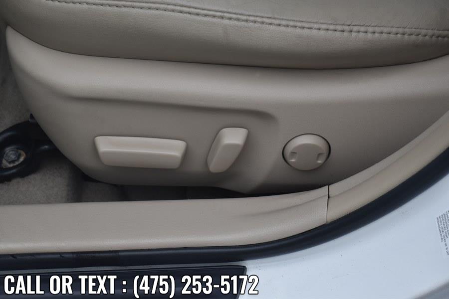 2014 Toyota Camry Hybrid 4dr Sdn XLE *Ltd Avail*, available for sale in Waterbury, Connecticut | Highline Car Connection. Waterbury, Connecticut 2014 Toyota Camry Hybrid 4dr Sdn XLE *Ltd Avail*, available for sale in Waterbury, Connecticut | Highline Car Connection. Waterbury, Connecticut