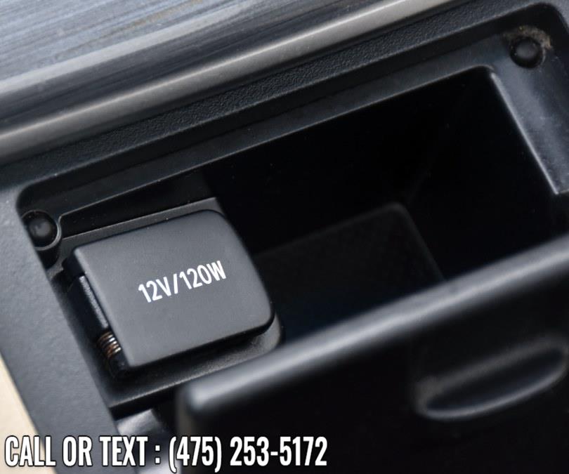 2014 Toyota Camry Hybrid 4dr Sdn XLE *Ltd Avail*, available for sale in Waterbury, Connecticut | Highline Car Connection. Waterbury, Connecticut 2014 Toyota Camry Hybrid 4dr Sdn XLE *Ltd Avail*, available for sale in Waterbury, Connecticut | Highline Car Connection. Waterbury, Connecticut