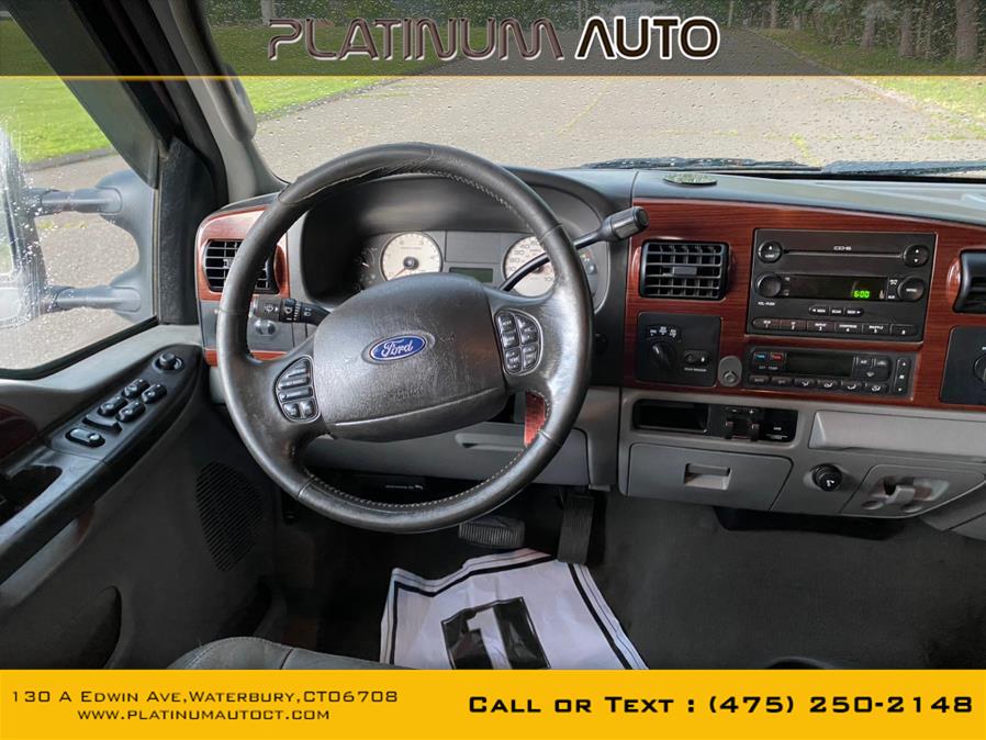 Used Ford Super Duty F-350 SRW Crew Cab 156" Lariat 4WD 2006 | Platinum Auto Care. Waterbury, Connecticut Used Ford Super Duty F-350 SRW Crew Cab 156" Lariat 4WD 2006 | Platinum Auto Care. Waterbury, Connecticut