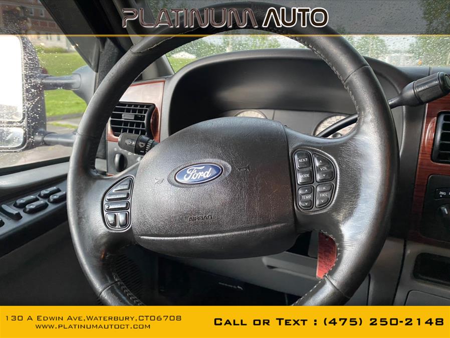 Used Ford Super Duty F-350 SRW Crew Cab 156" Lariat 4WD 2006 | Platinum Auto Care. Waterbury, Connecticut Used Ford Super Duty F-350 SRW Crew Cab 156" Lariat 4WD 2006 | Platinum Auto Care. Waterbury, Connecticut