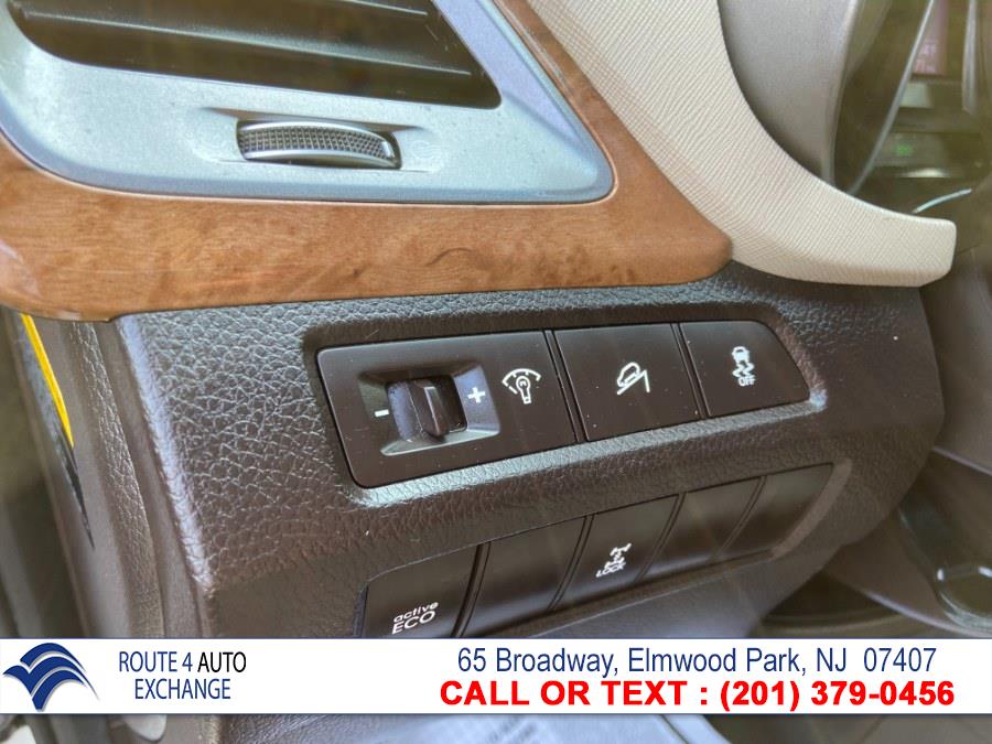 Used Hyundai Santa Fe AWD 4dr GLS 2014 | Route 4 Auto Exchange. Elmwood Park, New Jersey Used Hyundai Santa Fe AWD 4dr GLS 2014 | Route 4 Auto Exchange. Elmwood Park, New Jersey