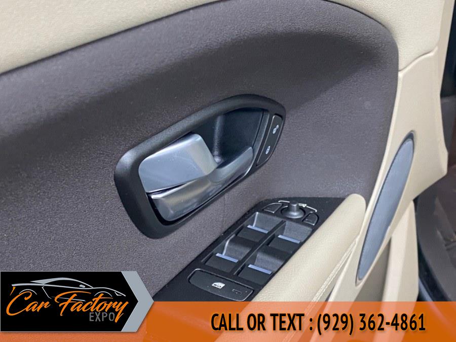 Used Land Rover Range Rover Evoque 5 Door SE Premium 2017 | Car Factory Inc.. Bronx, New York Used Land Rover Range Rover Evoque 5 Door SE Premium 2017 | Car Factory Inc.. Bronx, New York