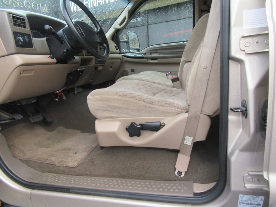 1999 Ford Super Duty F-350 SRW Crew Cab 172" XLT 4WD, available for sale in Little Ferry, New Jersey | Royalty Auto Sales. Little Ferry, New Jersey 1999 Ford Super Duty F-350 SRW Crew Cab 172" XLT 4WD, available for sale in Little Ferry, New Jersey | Royalty Auto Sales. Little Ferry, New Jersey