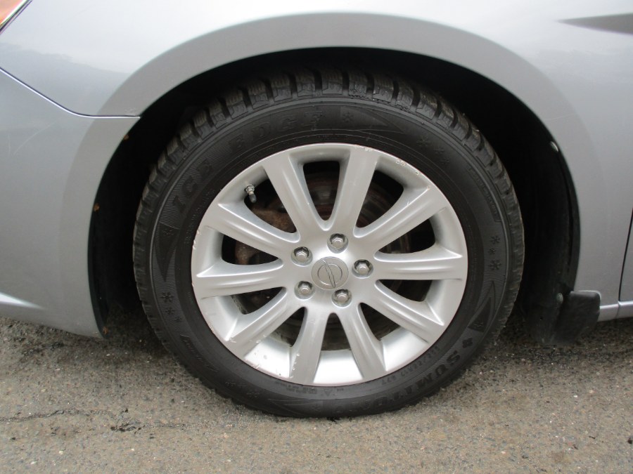 Used Chrysler 200 4dr Sdn Touring 2013 | Cos Central Auto. Meriden, Connecticut Used Chrysler 200 4dr Sdn Touring 2013 | Cos Central Auto. Meriden, Connecticut