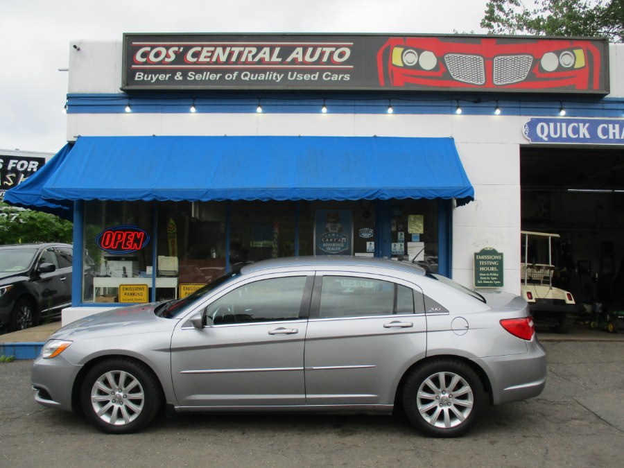 Used Chrysler 200 4dr Sdn Touring 2013 | Cos Central Auto. Meriden, Connecticut Used Chrysler 200 4dr Sdn Touring 2013 | Cos Central Auto. Meriden, Connecticut