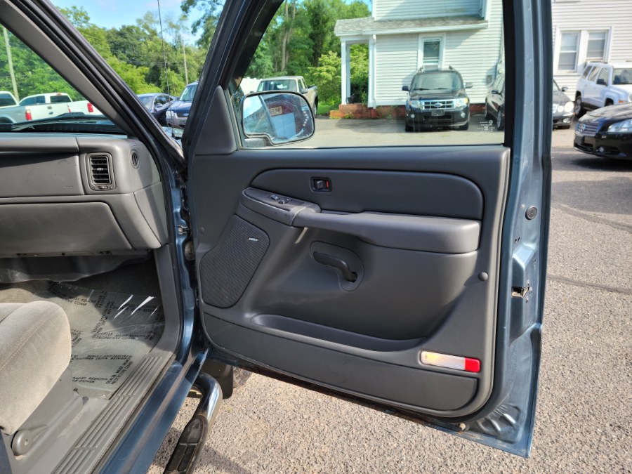 2006 Chevrolet Silverado 1500 LT/1 4WD Crew Cab 5.3 V8 Short Bed, available for sale in East Windsor, Connecticut | Toro Auto. East Windsor, Connecticut 2006 Chevrolet Silverado 1500 LT/1 4WD Crew Cab 5.3 V8 Short Bed, available for sale in East Windsor, Connecticut | Toro Auto. East Windsor, Connecticut