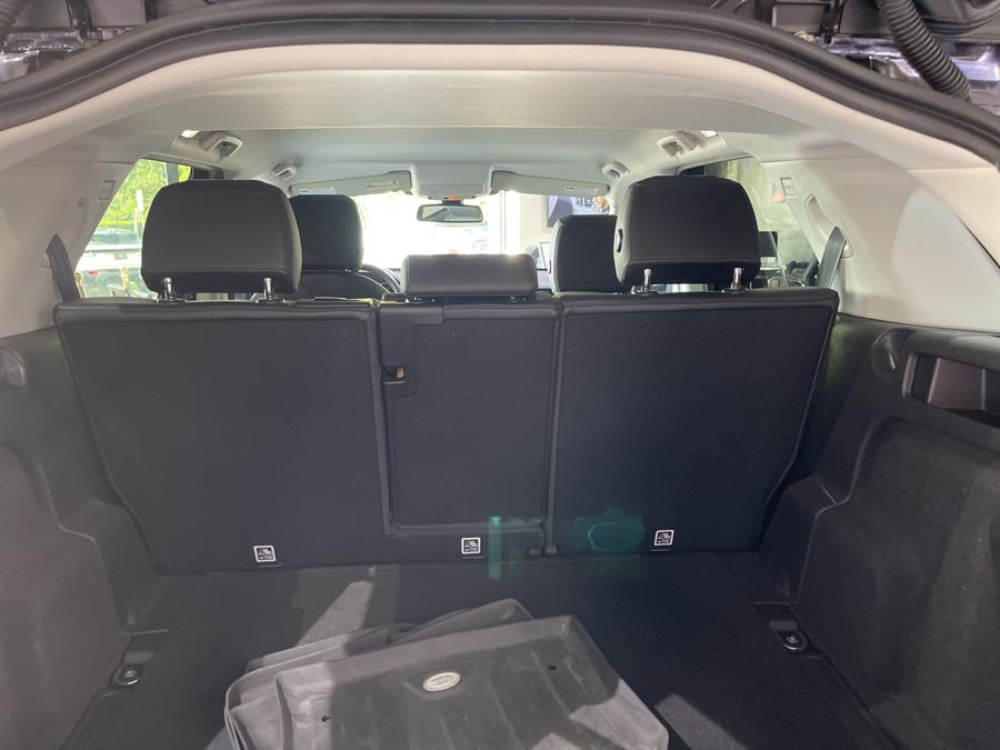 Used Land Rover Discovery Sport SE 4WD 2017 | Dream Car Gallery. Woodbury, New York Used Land Rover Discovery Sport SE 4WD 2017 | Dream Car Gallery. Woodbury, New York