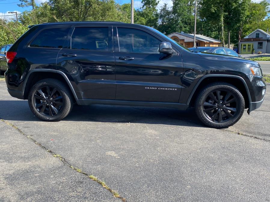 Used Jeep Grand Cherokee 4WD 4dr Laredo 2013 | Lava Motors 2 Inc. Canton, Connecticut Used Jeep Grand Cherokee 4WD 4dr Laredo 2013 | Lava Motors 2 Inc. Canton, Connecticut