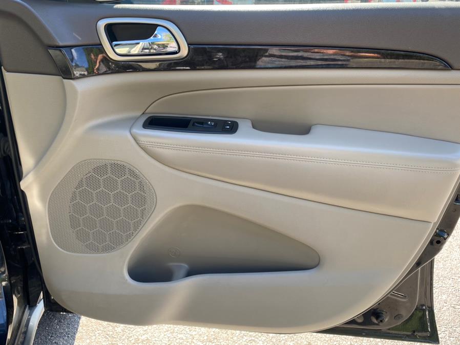 Used Jeep Grand Cherokee 4WD 4dr Laredo 2013 | Lava Motors 2 Inc. Canton, Connecticut Used Jeep Grand Cherokee 4WD 4dr Laredo 2013 | Lava Motors 2 Inc. Canton, Connecticut
