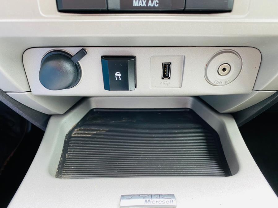 Used Ford Escape FWD 4dr V6 Auto XLT 2009 | Supreme Automotive. New Britain, Connecticut Used Ford Escape FWD 4dr V6 Auto XLT 2009 | Supreme Automotive. New Britain, Connecticut