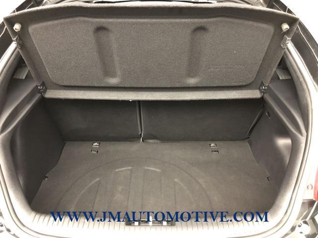 Used Hyundai Veloster 3dr Cpe Auto 2016 | J&M Automotive Sls&Svc LLC. Naugatuck, Connecticut Used Hyundai Veloster 3dr Cpe Auto 2016 | J&M Automotive Sls&Svc LLC. Naugatuck, Connecticut