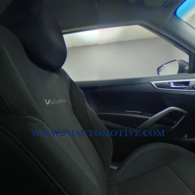 Used Hyundai Veloster 3dr Cpe Auto 2016 | J&M Automotive Sls&Svc LLC. Naugatuck, Connecticut Used Hyundai Veloster 3dr Cpe Auto 2016 | J&M Automotive Sls&Svc LLC. Naugatuck, Connecticut