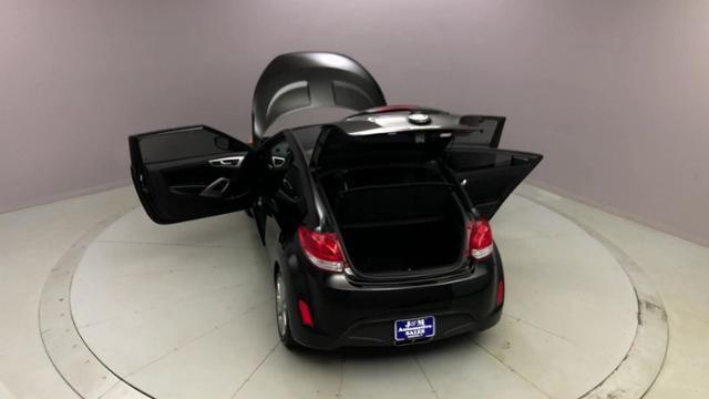 Used Hyundai Veloster 3dr Cpe Auto 2016 | J&M Automotive Sls&Svc LLC. Naugatuck, Connecticut Used Hyundai Veloster 3dr Cpe Auto 2016 | J&M Automotive Sls&Svc LLC. Naugatuck, Connecticut