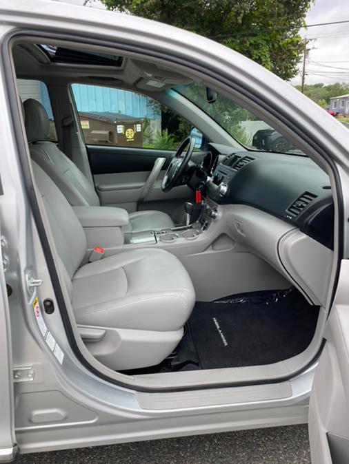 2012 Toyota Highlander 4WD 4dr V6, available for sale in Ashland, Massachusetts | New Beginning Auto Service Inc. Ashland, Massachusetts 2012 Toyota Highlander 4WD 4dr V6, available for sale in Ashland, Massachusetts | New Beginning Auto Service Inc. Ashland, Massachusetts