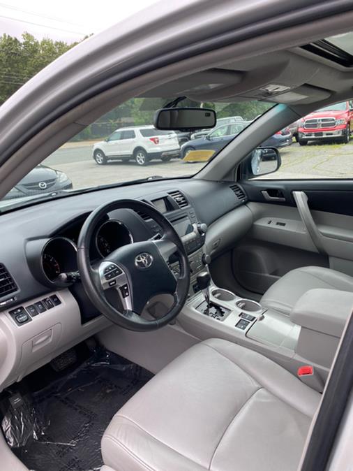 2012 Toyota Highlander 4WD 4dr V6, available for sale in Ashland, Massachusetts | New Beginning Auto Service Inc. Ashland, Massachusetts 2012 Toyota Highlander 4WD 4dr V6, available for sale in Ashland, Massachusetts | New Beginning Auto Service Inc. Ashland, Massachusetts
