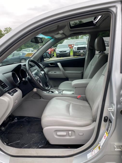 2012 Toyota Highlander 4WD 4dr V6, available for sale in Ashland, Massachusetts | New Beginning Auto Service Inc. Ashland, Massachusetts 2012 Toyota Highlander 4WD 4dr V6, available for sale in Ashland, Massachusetts | New Beginning Auto Service Inc. Ashland, Massachusetts
