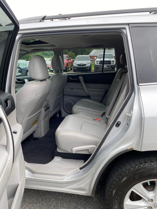 2012 Toyota Highlander 4WD 4dr V6, available for sale in Ashland, Massachusetts | New Beginning Auto Service Inc. Ashland, Massachusetts 2012 Toyota Highlander 4WD 4dr V6, available for sale in Ashland, Massachusetts | New Beginning Auto Service Inc. Ashland, Massachusetts