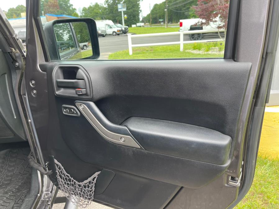 Used Jeep Wrangler Unlimited 4WD 4dr Sport 2014 | Mike And Tony Auto Sales, Inc. South Windsor, Connecticut Used Jeep Wrangler Unlimited 4WD 4dr Sport 2014 | Mike And Tony Auto Sales, Inc. South Windsor, Connecticut