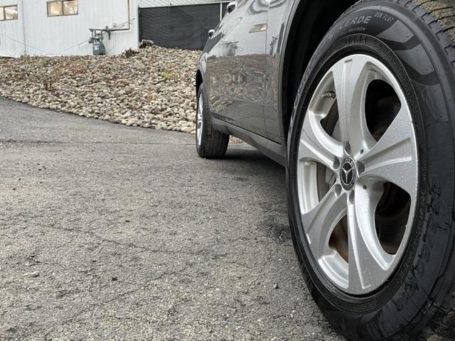 Used Mercedes-benz Glc GLC 300 2018 | Blasius Federal Road. Brookfield, Connecticut Used Mercedes-benz Glc GLC 300 2018 | Blasius Federal Road. Brookfield, Connecticut