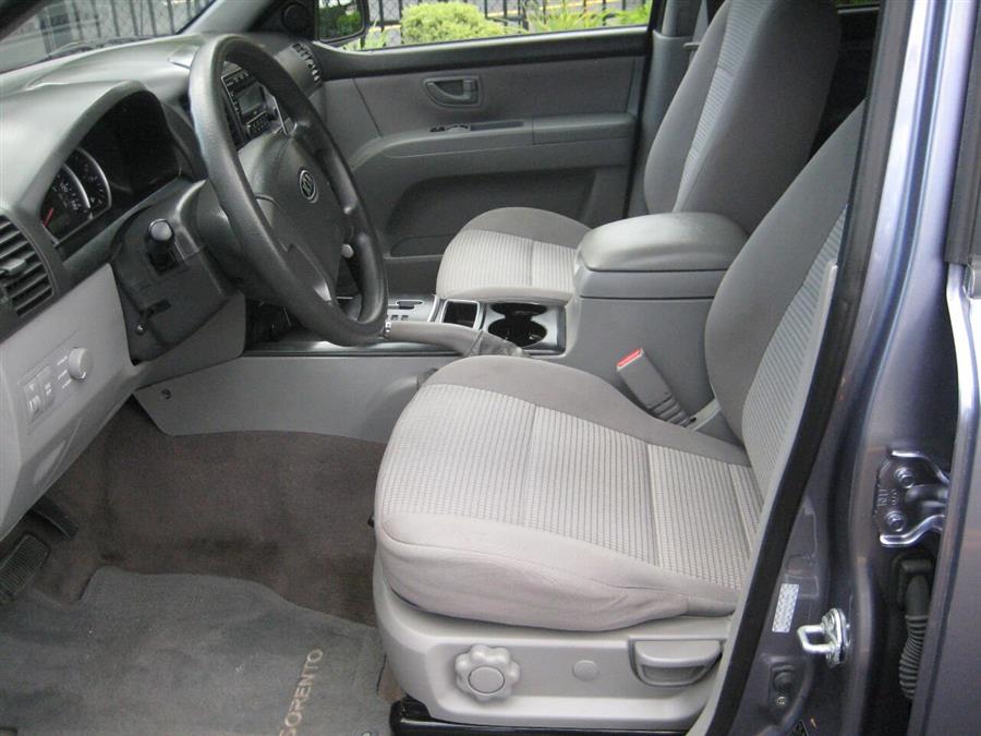 2009 Kia Sorento LX 4x4 4dr SUV, available for sale in Massapequa, New York | Rite Choice Auto Inc.. Massapequa, New York 2009 Kia Sorento LX 4x4 4dr SUV, available for sale in Massapequa, New York | Rite Choice Auto Inc.. Massapequa, New York