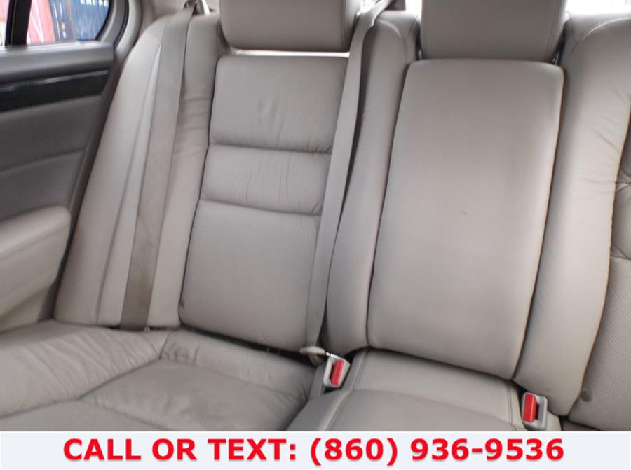 Used Acura RL 4dr Sdn Tech Pkg (Natl) 2010 | Lee Motors Sales Inc. Hartford, Connecticut Used Acura RL 4dr Sdn Tech Pkg (Natl) 2010 | Lee Motors Sales Inc. Hartford, Connecticut