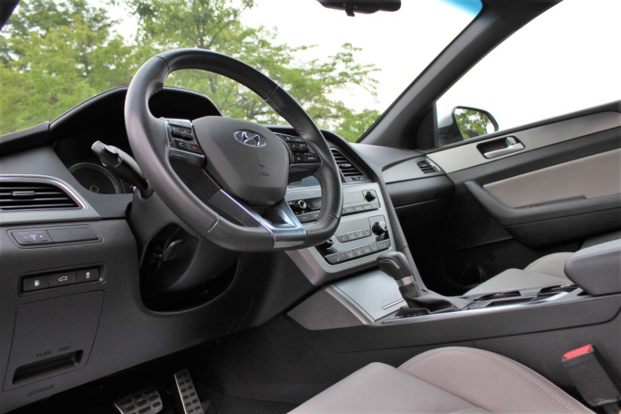 2017 Hyundai Sonata Sport 2.0T, available for sale in Great Neck, New York | Great Neck Car Buyers & Sellers. Great Neck, New York 2017 Hyundai Sonata Sport 2.0T, available for sale in Great Neck, New York | Great Neck Car Buyers & Sellers. Great Neck, New York