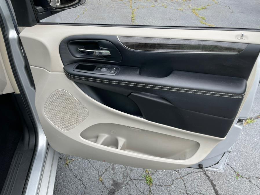 Used Chrysler Town & Country 4dr Wgn Touring 2012 | Mint Auto Sales. Islip, New York Used Chrysler Town & Country 4dr Wgn Touring 2012 | Mint Auto Sales. Islip, New York