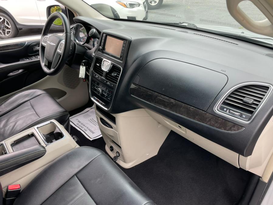 Used Chrysler Town & Country 4dr Wgn Touring 2012 | Mint Auto Sales. Islip, New York Used Chrysler Town & Country 4dr Wgn Touring 2012 | Mint Auto Sales. Islip, New York