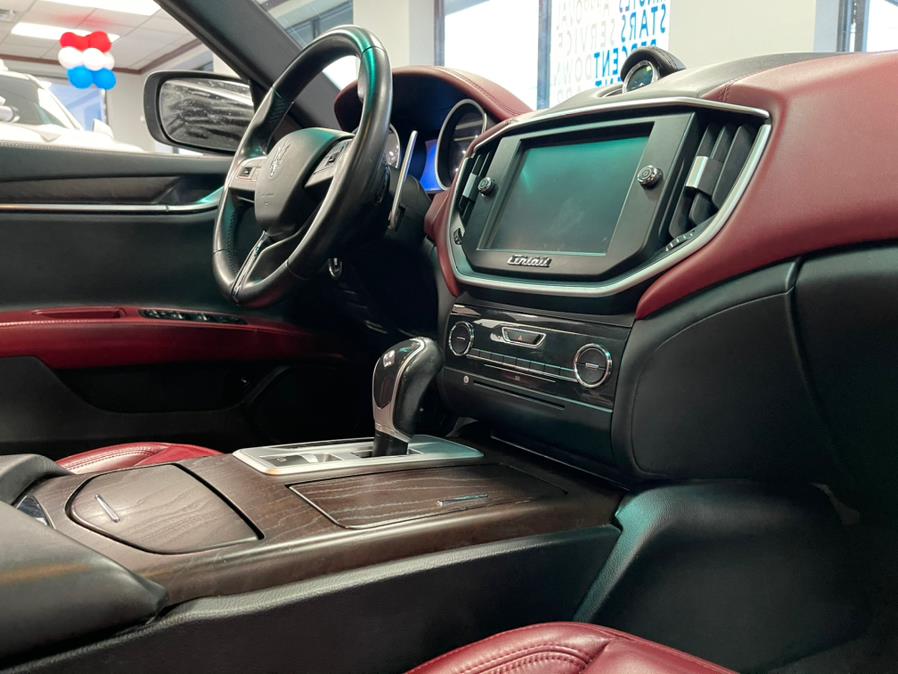 Used Maserati Ghibli 4dr Sdn S 2016 | 5 Towns Drive. Inwood, New York Used Maserati Ghibli 4dr Sdn S 2016 | 5 Towns Drive. Inwood, New York