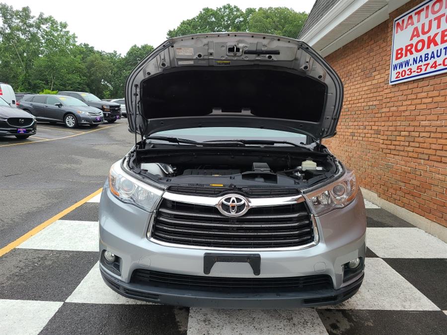 2015 Toyota Highlander AWD 4dr V6 XLE, available for sale in Waterbury, Connecticut | National Auto Brokers, Inc.. Waterbury, Connecticut 2015 Toyota Highlander AWD 4dr V6 XLE, available for sale in Waterbury, Connecticut | National Auto Brokers, Inc.. Waterbury, Connecticut