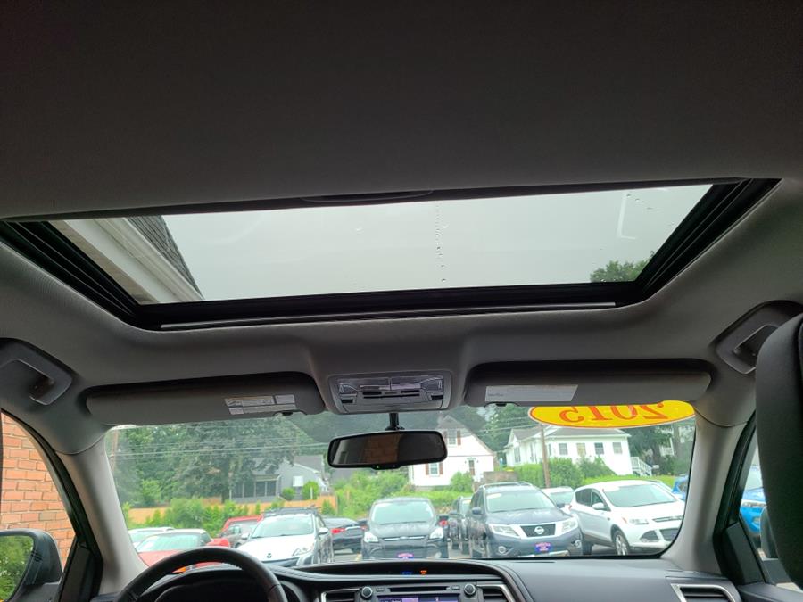 2015 Toyota Highlander AWD 4dr V6 XLE, available for sale in Waterbury, Connecticut | National Auto Brokers, Inc.. Waterbury, Connecticut 2015 Toyota Highlander AWD 4dr V6 XLE, available for sale in Waterbury, Connecticut | National Auto Brokers, Inc.. Waterbury, Connecticut