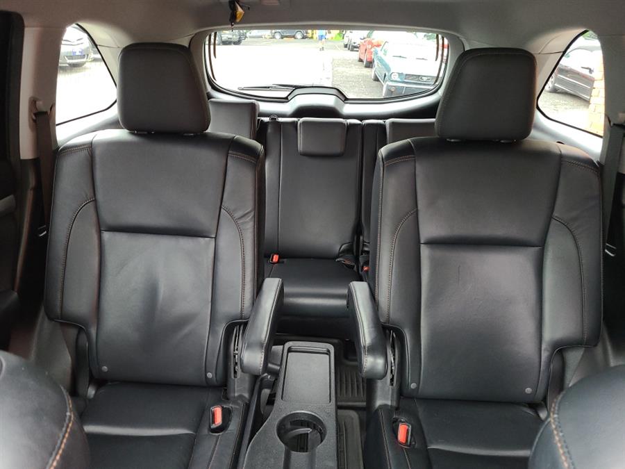 2015 Toyota Highlander AWD 4dr V6 XLE, available for sale in Waterbury, Connecticut | National Auto Brokers, Inc.. Waterbury, Connecticut 2015 Toyota Highlander AWD 4dr V6 XLE, available for sale in Waterbury, Connecticut | National Auto Brokers, Inc.. Waterbury, Connecticut