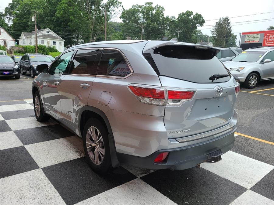 2015 Toyota Highlander AWD 4dr V6 XLE, available for sale in Waterbury, Connecticut | National Auto Brokers, Inc.. Waterbury, Connecticut 2015 Toyota Highlander AWD 4dr V6 XLE, available for sale in Waterbury, Connecticut | National Auto Brokers, Inc.. Waterbury, Connecticut