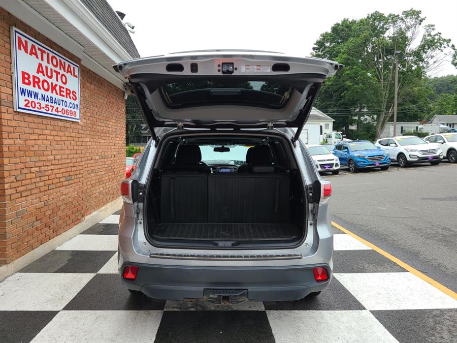 2015 Toyota Highlander AWD 4dr V6 XLE, available for sale in Waterbury, Connecticut | National Auto Brokers, Inc.. Waterbury, Connecticut 2015 Toyota Highlander AWD 4dr V6 XLE, available for sale in Waterbury, Connecticut | National Auto Brokers, Inc.. Waterbury, Connecticut