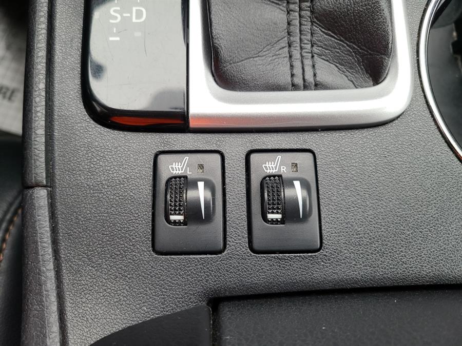 2015 Toyota Highlander AWD 4dr V6 XLE, available for sale in Waterbury, Connecticut | National Auto Brokers, Inc.. Waterbury, Connecticut 2015 Toyota Highlander AWD 4dr V6 XLE, available for sale in Waterbury, Connecticut | National Auto Brokers, Inc.. Waterbury, Connecticut
