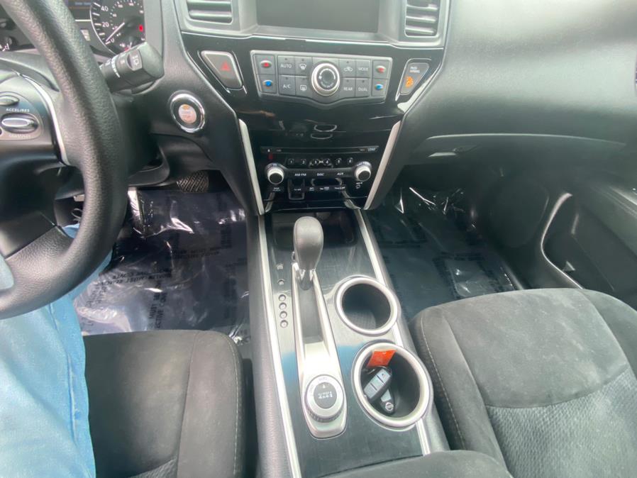 Used Nissan Pathfinder 4WD 4dr SV 2014 | VEB Auto Sales. Hartford, Connecticut Used Nissan Pathfinder 4WD 4dr SV 2014 | VEB Auto Sales. Hartford, Connecticut