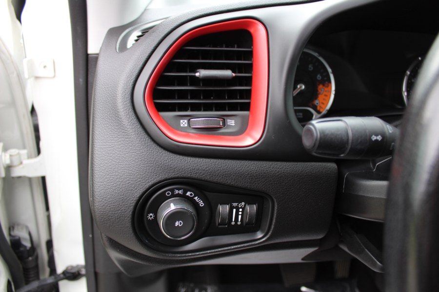 2016 Jeep Renegade 4WD 4dr Trailhawk, available for sale in Great Neck, New York | Great Neck Car Buyers & Sellers. Great Neck, New York 2016 Jeep Renegade 4WD 4dr Trailhawk, available for sale in Great Neck, New York | Great Neck Car Buyers & Sellers. Great Neck, New York